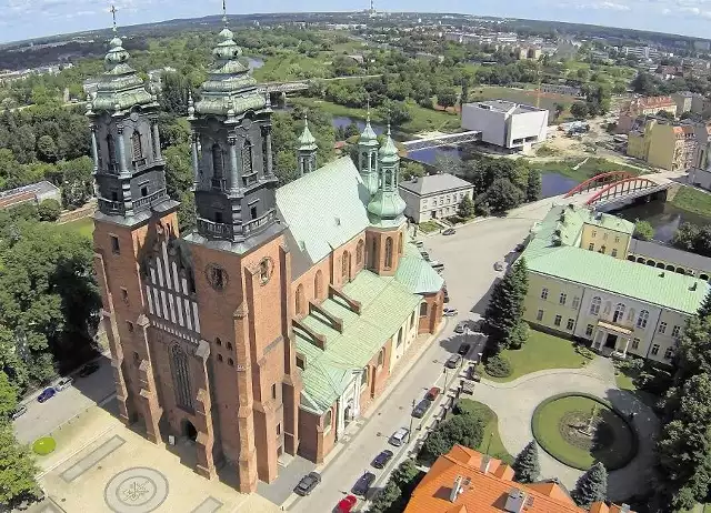 Poznań. Ostrów Tumski. Tu w Złotej Kaplicy pochowano Mieszka I i Bolesława Chrobrego