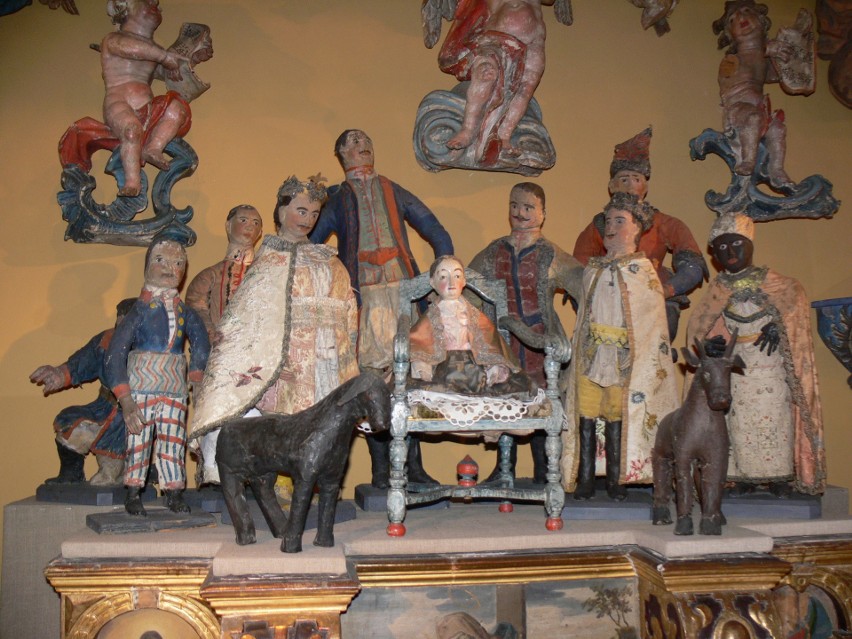 Sandomierska szopka z XVIII wieku z Muzeum Diecezjalnym w Sandomierzu. Zobacz niesamowite, drewniane figurki