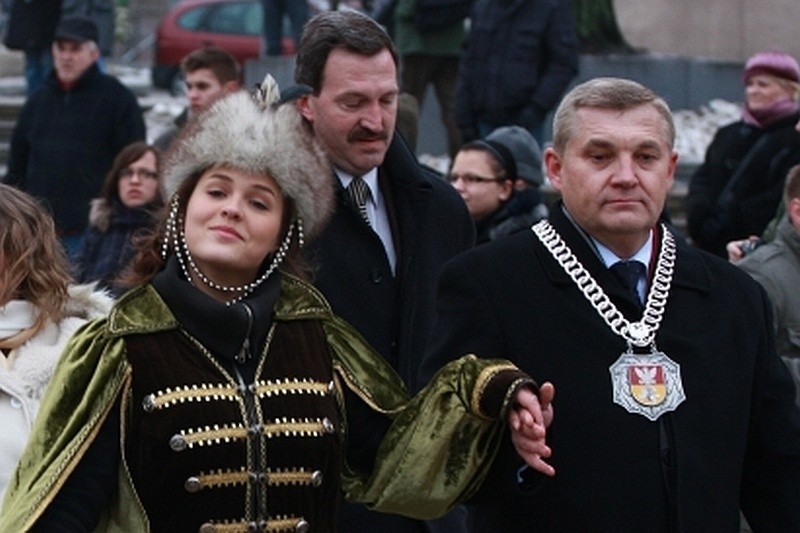 Tak zmieniały się partnerki Truskolaskiego [FOTO]