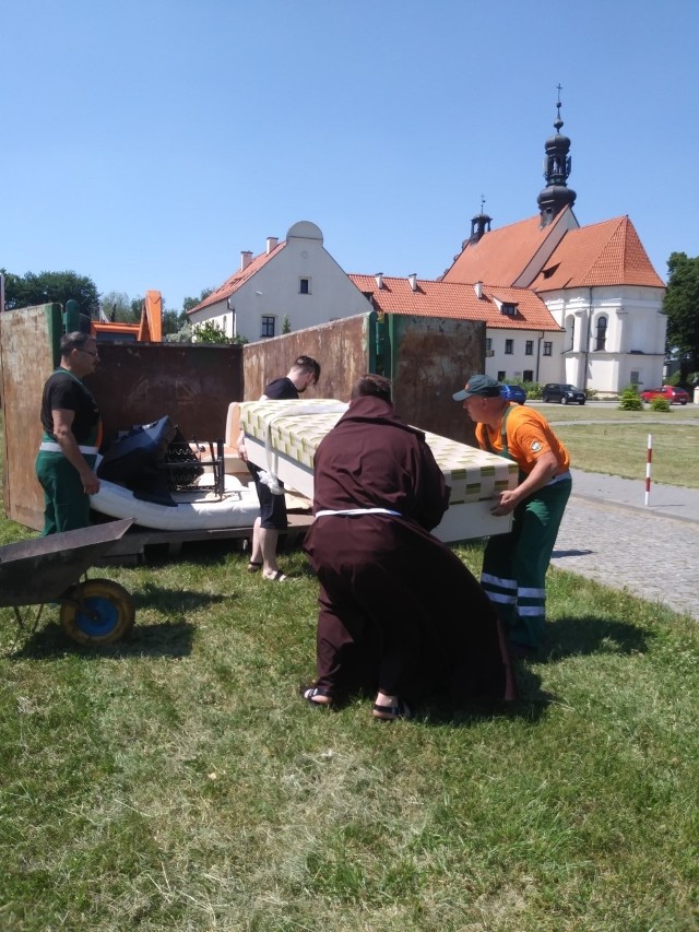 Porządki z MPO, zbiórka wielkogabarytów i odpadów niebezpiecznych