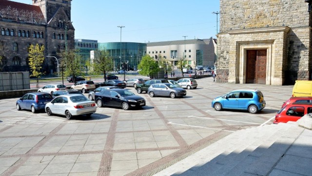 podano wyniki konkursu na projekt zagospodarowania dziedzińca przed Centrum Kultury Zamek w Poznaniu.