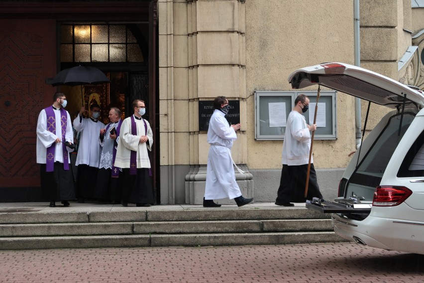 Pogrzeb 11-letniego Sebastiana z Katowic zgromadził tłumy...