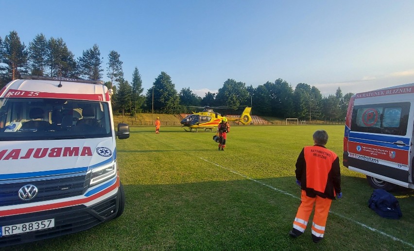 Klasa A Lubaczów. Dramatyczne chwile podczas meczu KS Zdrój Horyniec-Zdrój - LKS Start Lisie Jamy. Zderzenie bramkarza z napastnikiem