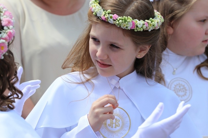 Pierwsza Komunia Święta w parafii pw. Św. Antoniego Padewskiego [ZDJĘCIA] 