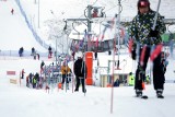 Stok narciarski w Rąblowie zapełnił się od amatorów białego szaleństwa. Narciarzy i snowboardzistów przyciągnęła zimowa aura