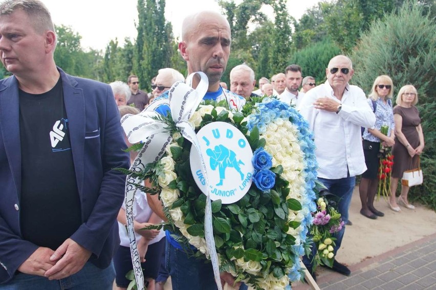 W sobotę na cmentarzu na Naramowicach w Poznaniu odbył się...