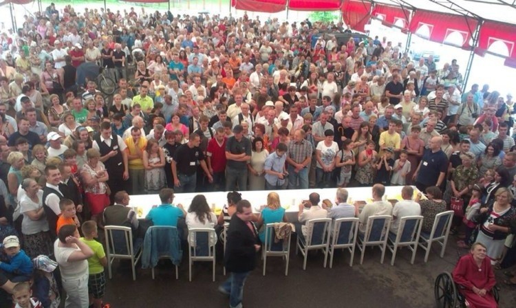 Tłumy słuchaczy Radia Jard bawiły się 14.07.2013 r. w hali...