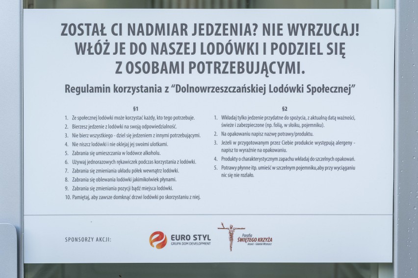 We Wrzeszczu Dolnym w Gdańsku powstała jadłodzielnia. Lodówka społeczna stoi przy kościele jezuitów