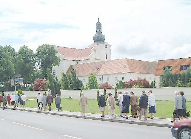 Mieszkańcy Markowic uważają, że planowana obwodnica utrudni dotarcie pielgrzymów do miejscowego sanktuarium Królowej Kujaw.