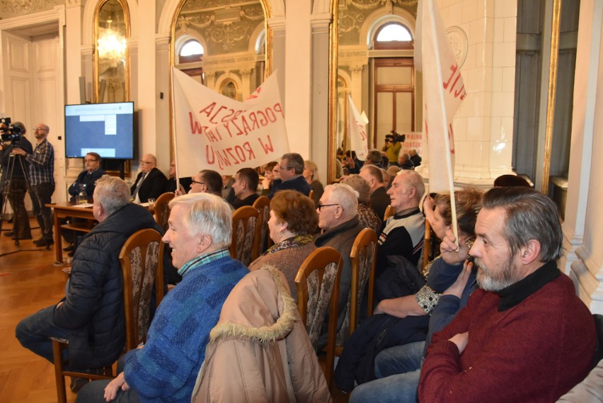 Tarnów. Burzliwa dyskusja w sprawie wschodniej obwodnicy. Na sesji pojawili się mieszkańcy