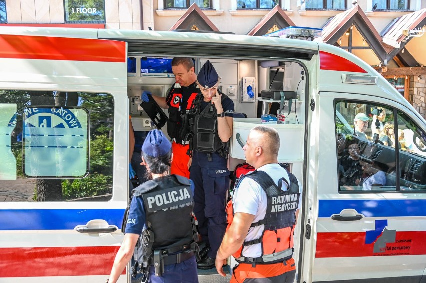 Zakopane. Policja odnalazła zaginionego 9-latka. Był na Krupówkach. Służby wyjaśniają, co się stało. Chłopcu pomogli bezdomni?