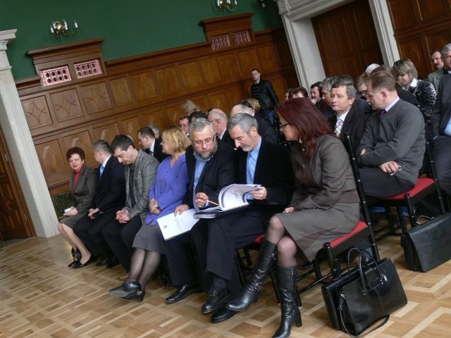 Z chwilą zakończenia generalnego remontu Sala Sejmowa w Zamku Dzikowskim była wykorzystywana na konferencje. Od połowy kwietnia będą tam udzielane śluby cywilne.
