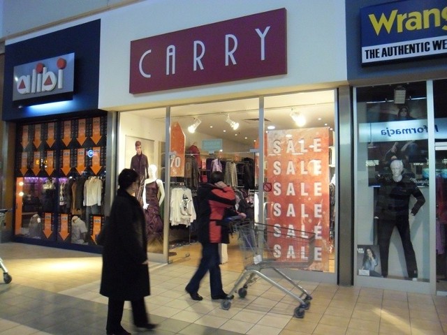 Wyprzedaż w sklepie Carry sięga nawet 70 procent.