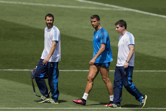 Cristiano Ronaldo (w środku) zwarty i gotowy na sobotni finał Ligi Mistrzów