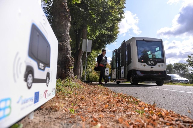 Na zdjęciu: elektryczny pojazd autonomiczny w gdańskim ZOO.