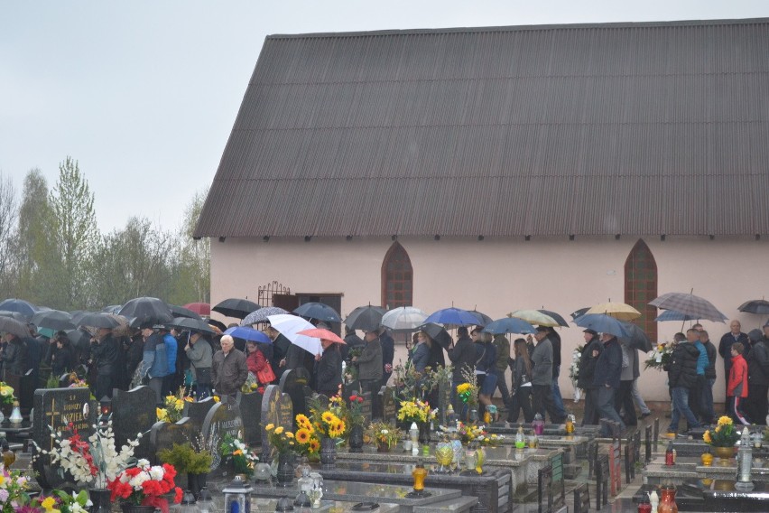 Mistrz boksu Henryk Średnicki spoczął na cmentarzu w Będzinie-Warpiu [ZDJĘCIA]