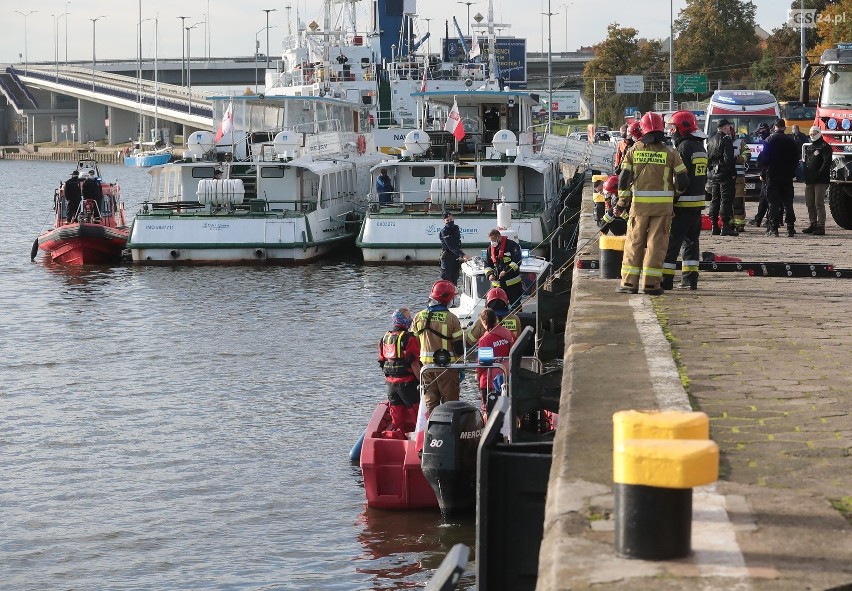 Samochód wpadł do Odry w Szczecinie. Nie żyje kierowca - 22.10.2020       