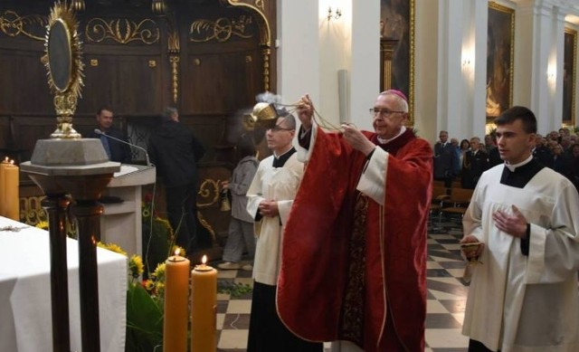 Trwają uroczystości odpustowe na Świętym Krzyżu.