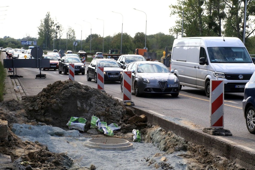 Kładka dla pieszych nad Aleją Jana III Sobieskiego na...