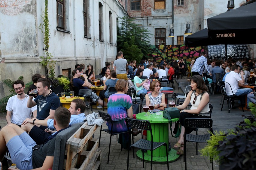 Kraków. Weekend na Dolnych Młynów. Piękna pogoda sprzyja dobrej zabawie! [ZDJĘCIA]