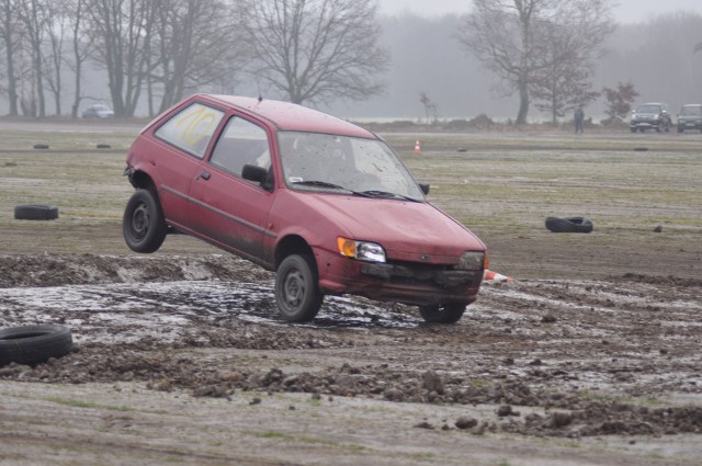 Destruction derby w grudniu 2016 r.