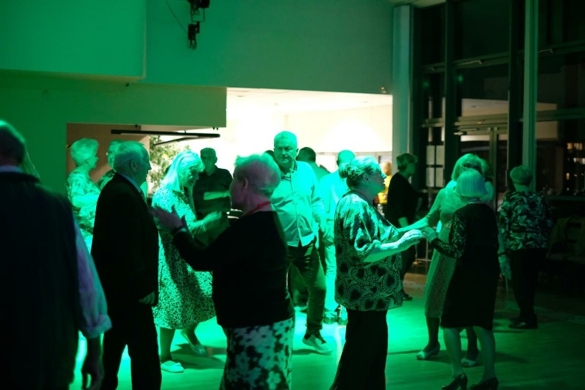 Impreza taneczne dla seniorów w białostockiej Książnicy Podlaskiej