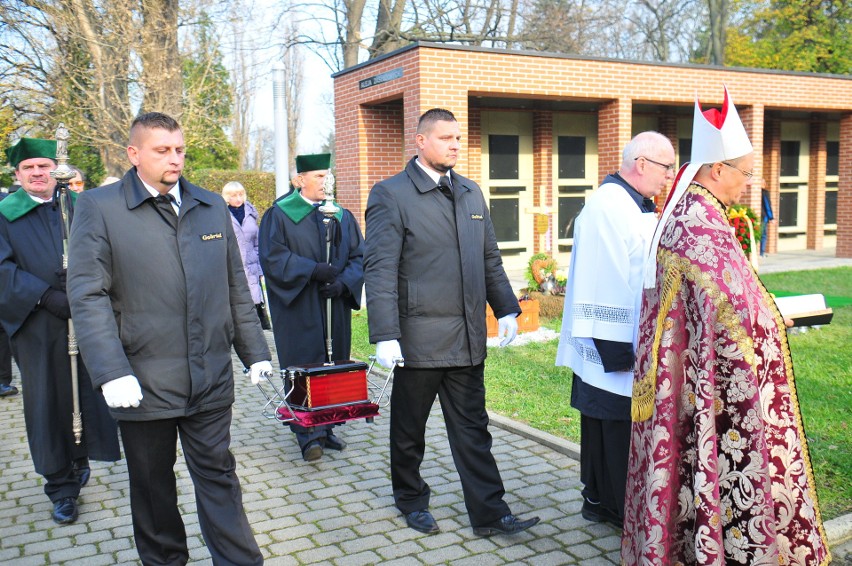 Kraków. Ostatnia droga wybitnego historyka. Prof. Wyrozumski spoczął na cmentarzu Rakowickim