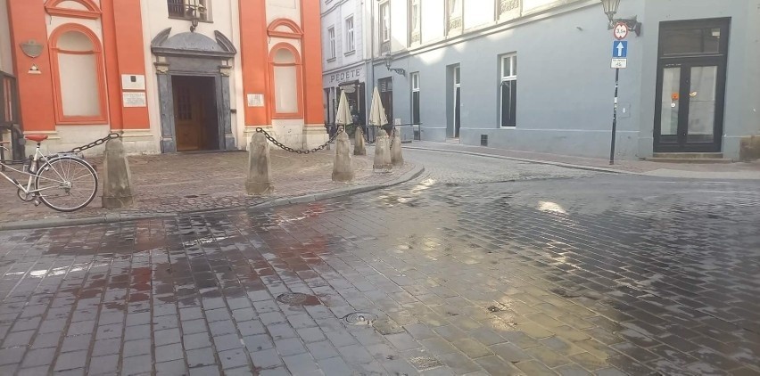 Śmiertelne pobicie mężczyzny w centrum Krakowa. Trzech...