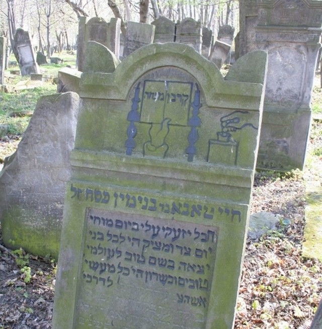 Każda macewa na szydłowieckim cmentarzu żydowskim zostanie sfotografowana, a tekst z niej przetłumaczony na język polski.