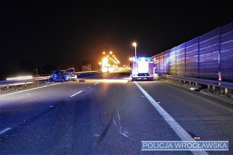 Karambol na A4 pod Wrocławiem, dwie osoby nie żyją. Bus wjechał w stojące samochody 