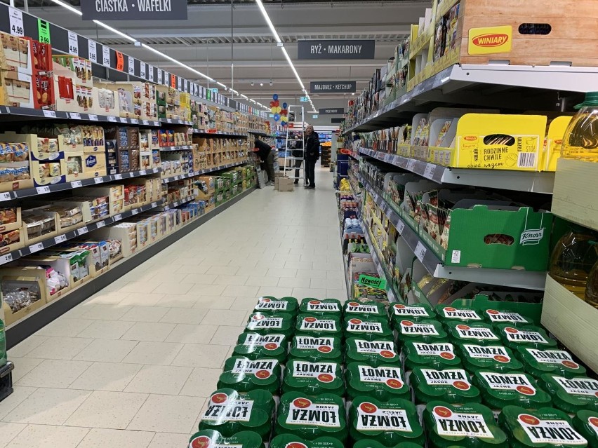 Sklepy skracają godziny pracy - Żabka, Lidl, Central - sprawdź, jak działają