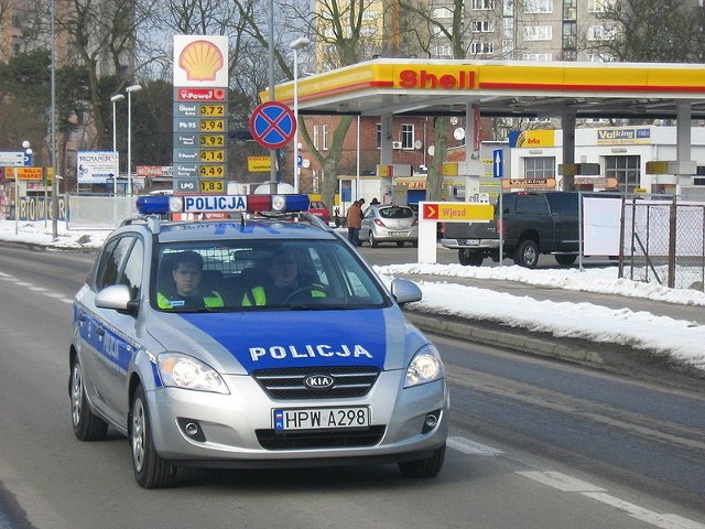 Policjanci z drogówki będą używali kamer podczas kontroli.