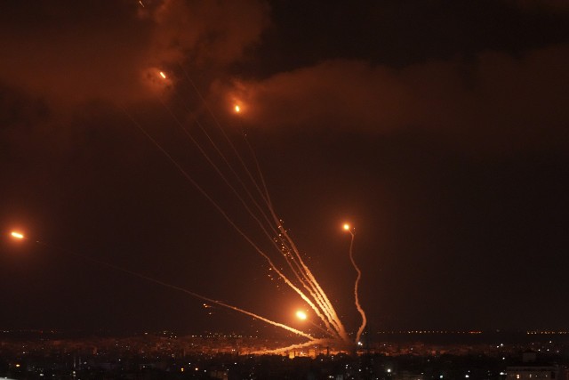 Trwa ostrzał rakietowy Izraela. Władze wydały ostrzeżenie przed atakami. 