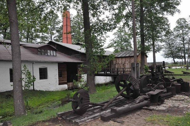 Spotkanie z historykiem odbyło się w muzealnej scenerii Zabytkowego Zakładu Hutniczego w Maleńcu
