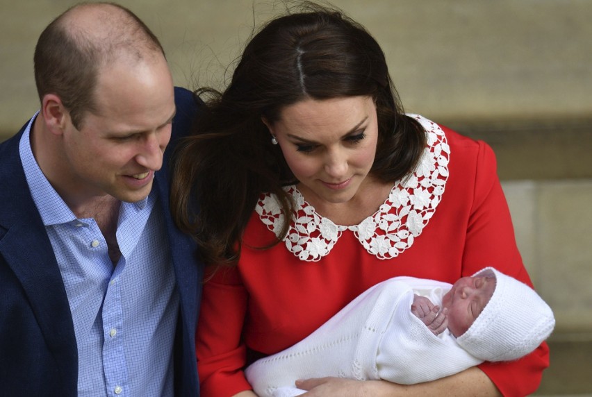 Księżna Kate urodziła dziecko. Trzecie Royal Baby to chłopiec. Bukmacherzy typują imię dla syna księcia Williama i Kate [ZDJĘCIA]