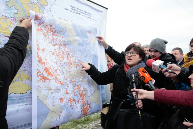 Zdaniem Edyty Borkowskiej-Wenzel, geodety starostwa powiatowego w Opolu, w mieście można jeszcze zagospodarować co najmniej 30 proc. powierzchni miasta.