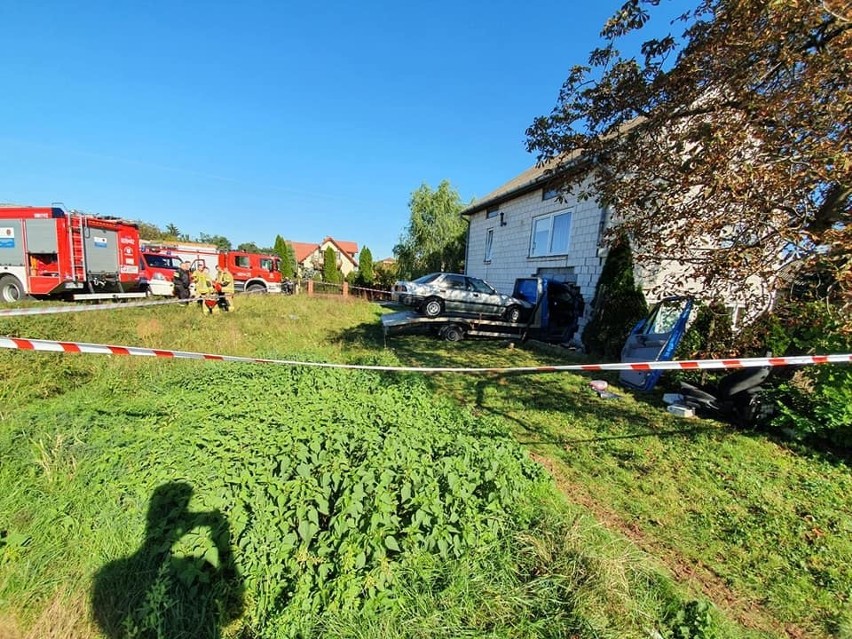 Wypadek w Wieniawie. Kierowca lawety wjechał w dom mieszkalny, tragedia była blisko!