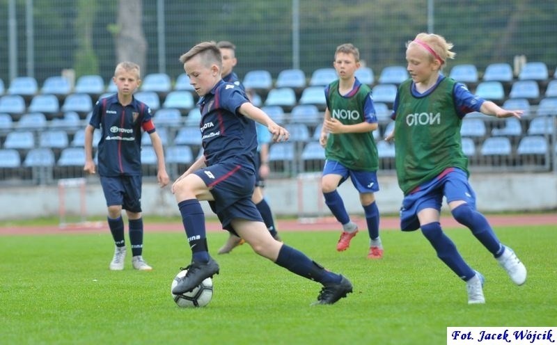 Na stadionie ZOS Bałtyk w Koszalinie rozgrywany jest...