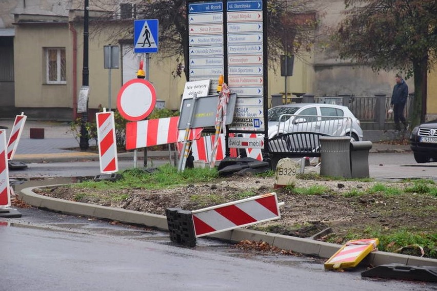 Roboty w Pakości trwają od 2018 roku. Te zdjęcia wykonano w...