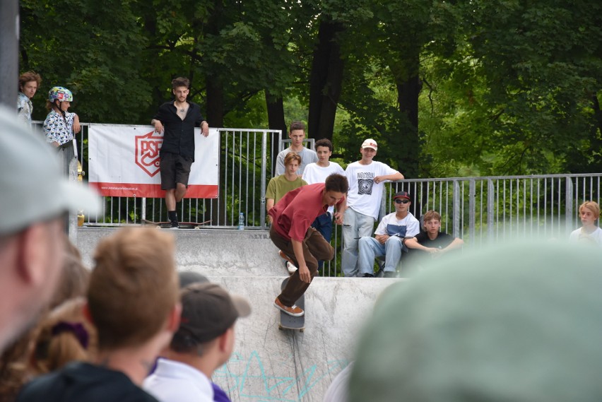 Najlepsi skaterzy rywalizowali w Chrzanowie. III Przystanek Deskorolkowego Pucharu Polski. ZDJĘCIA z imprezy