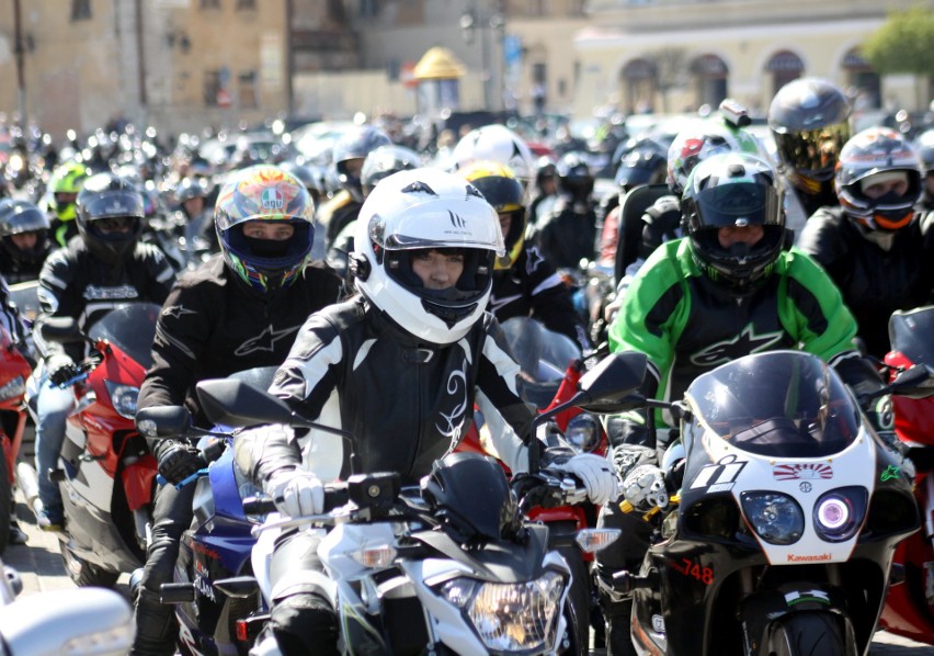 Rozpoczęcie sezonu motocyklowego 2018 w Lublinie. Przez miasto przejechała głośna parada (ZDJĘCIA)