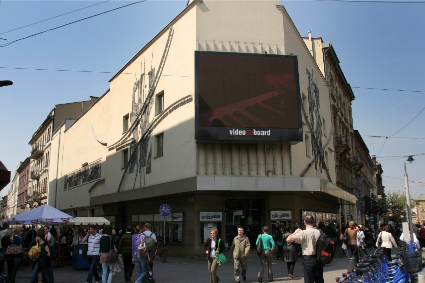 Henryk Jacek Schoen, dyrektor teatru Bagatela, oskarżony o...