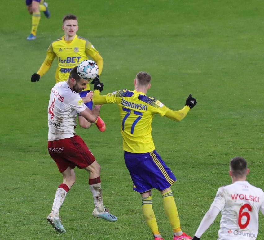 Korona-ŁKS. Dwukrotnym mistrzom Polski zdarzało się wygrywać także na stadionie w Kielcach