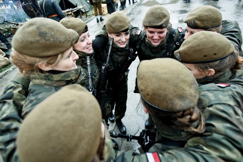 Od zeszłorocznego  roku liczba kobiet - żołnierzy w WOT...