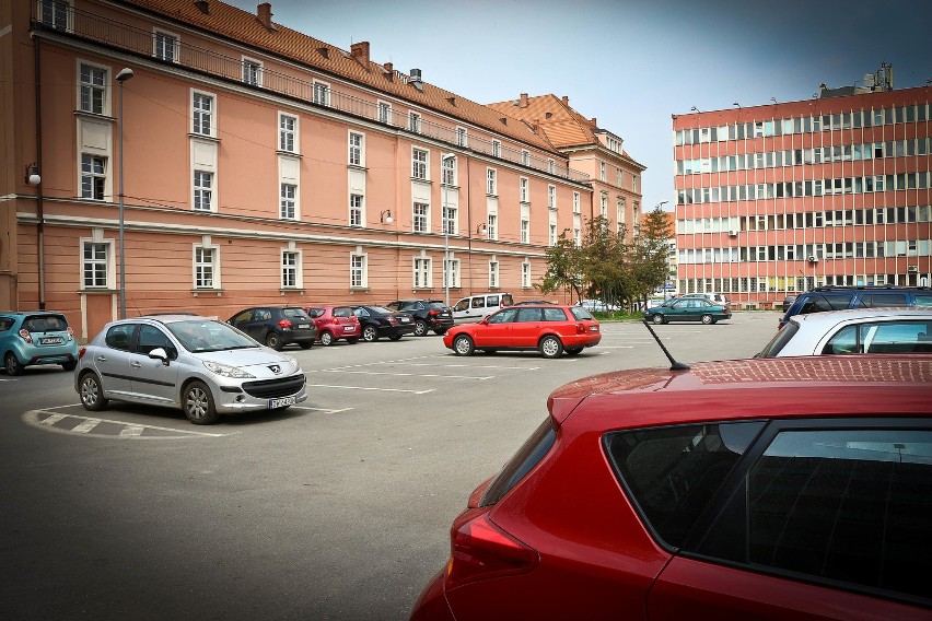 Parking w centrum Wrocławia do likwidacji. Będzie biurowiec