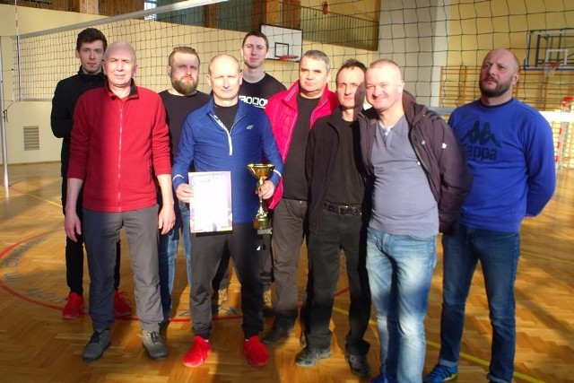 Zwycięska drużyna Integro ze Staszowa.