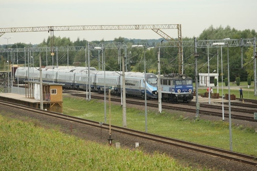 Zobacz jak mknie pendolino. Testy pod Żmigrodem (MAPA, FOTO, FILMY)