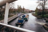 50-metrowa barka z kontenerami w Bydgoszczy [zdjęcia]