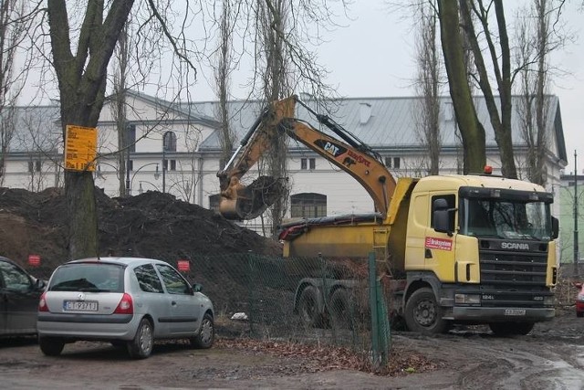 Rozbiórka schronu stacji pomp przy ulicy Szumana 6 w Toruniu została wstrzymana wczoraj koło południa