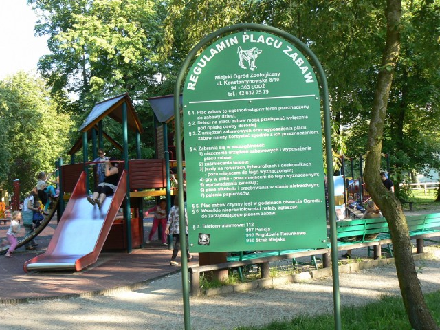 Tablica informująca, że plac zabaw w zoo nosi imię Brajana Chlebowskiego wróci jeszcze w czerwcu - zapewniają władze Łodzi.